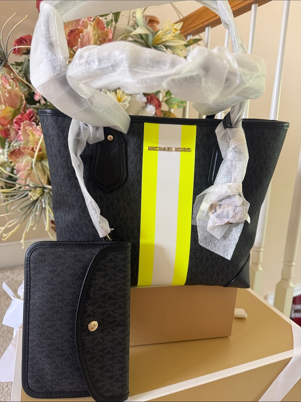 MK Eva Tote Come with large Pouches Brand New Authentic 11.5x10.5
